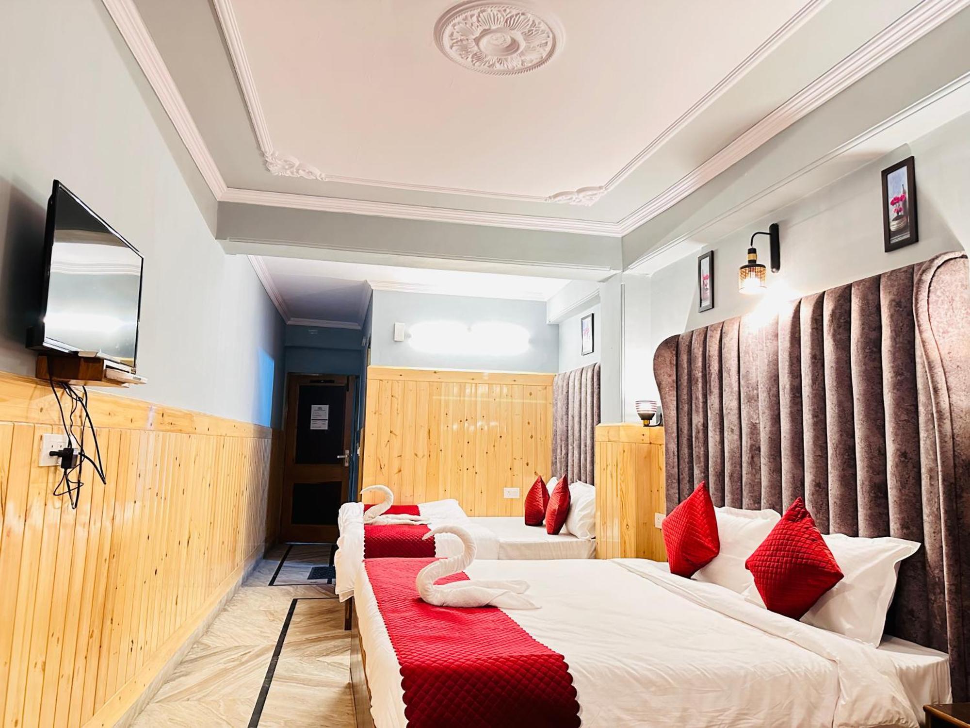 Hotel Avalanche Shimla Buitenkant foto
