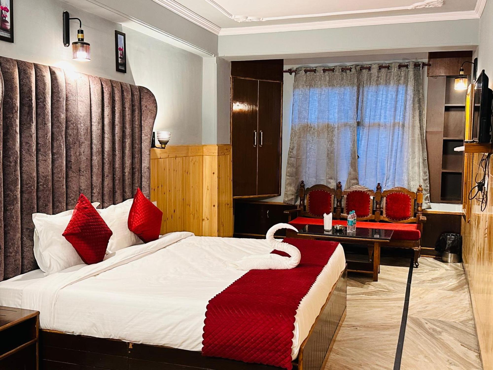 Hotel Avalanche Shimla Buitenkant foto